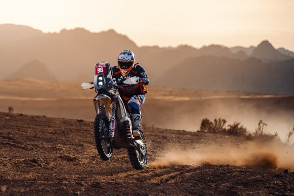 Dakar 10. Etappe: Honda erneut vorne – KINI Teamfahrer Ebster trotz technischer Probleme stark - 